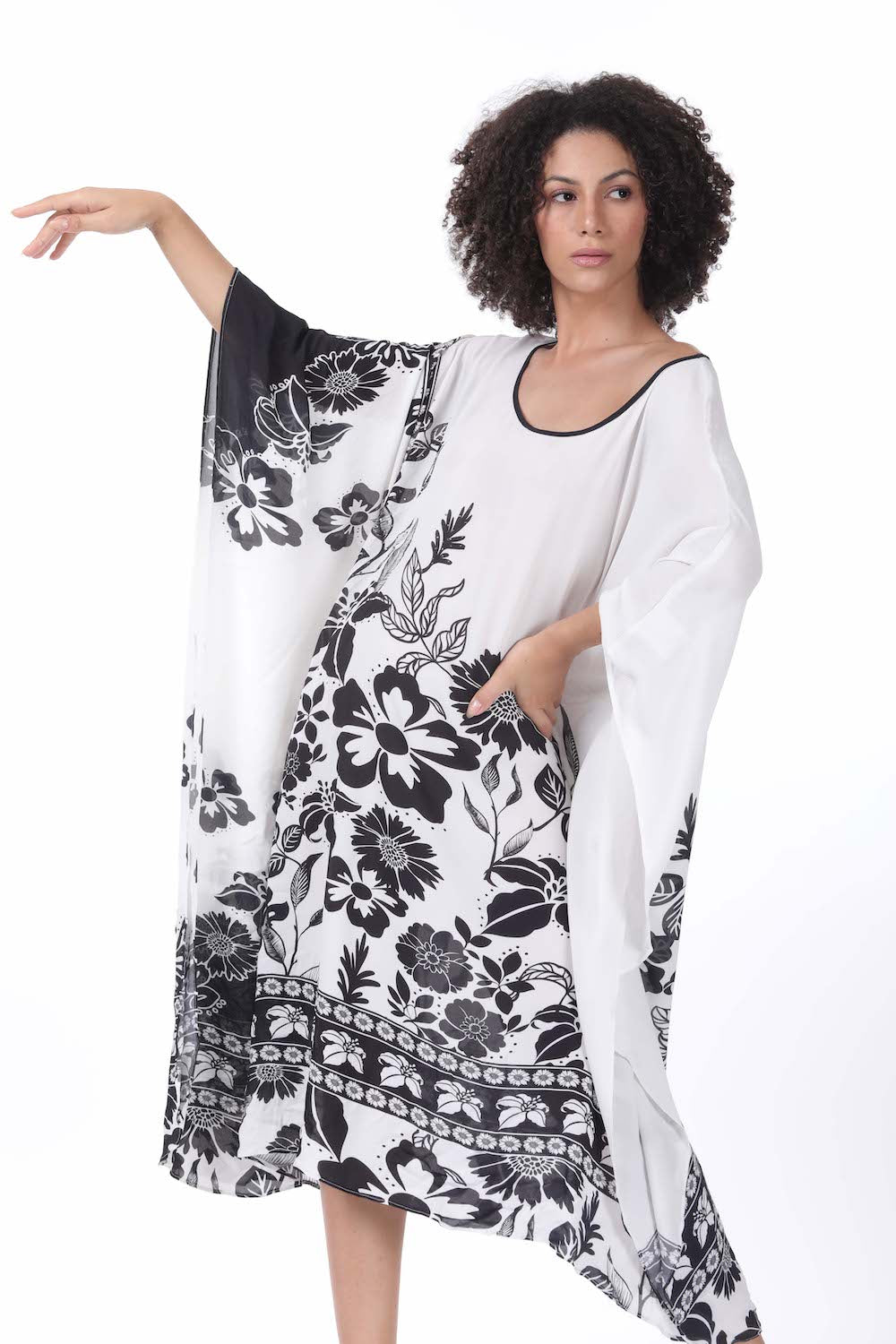 Black and white Avanti Short Kaftan (TheSwankStore) Viscose Crepe fabric